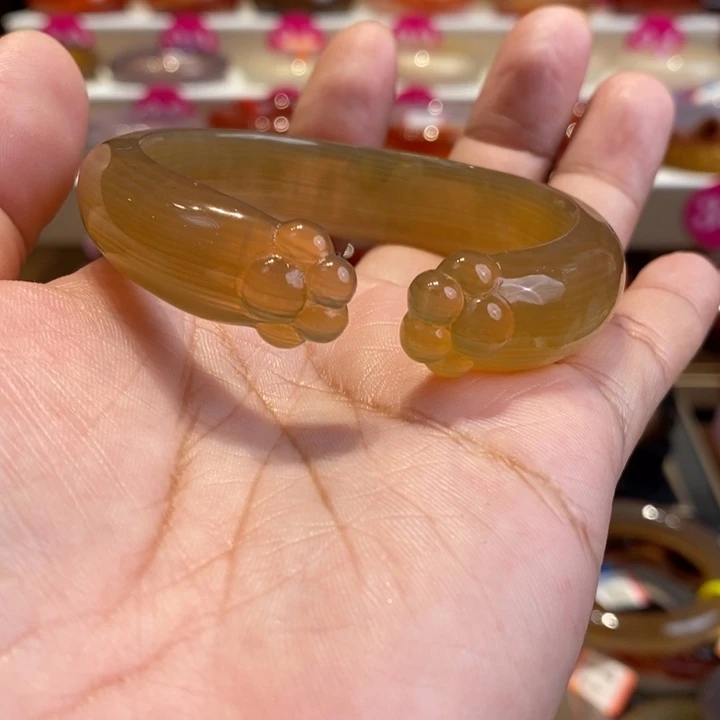 玛瑙/玉髓手镯未镶嵌思*