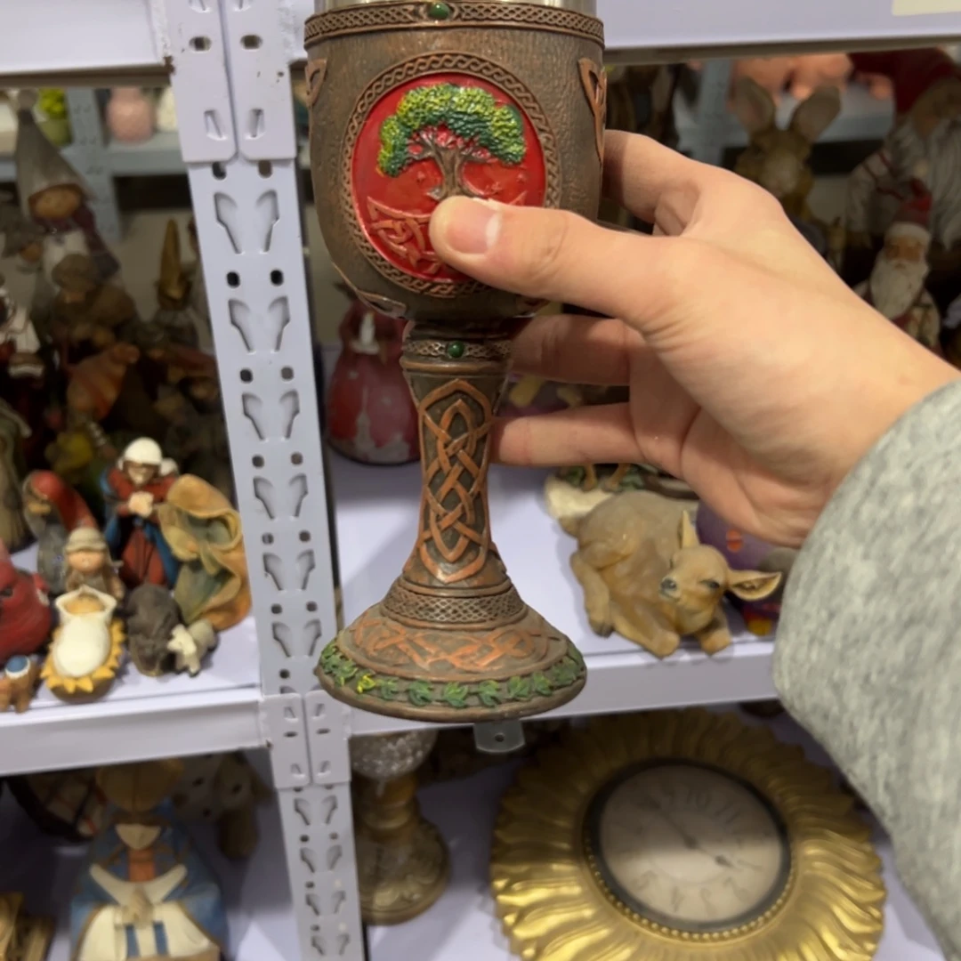 唐***.树脂工艺品默认瑕疵 看好再拍