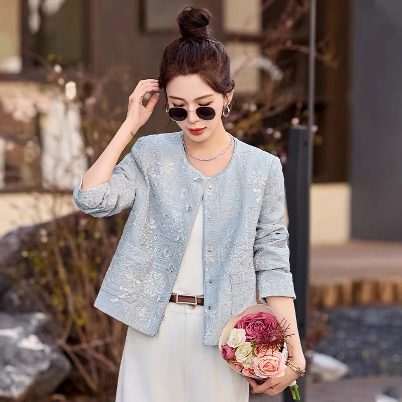 2025小个子春季纯色修身新中式时尚女洋气复古刺绣短外套短款休闲