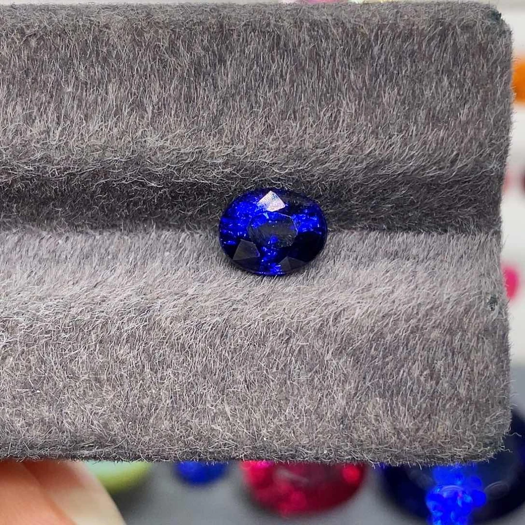 蓝宝石裸石未镶嵌2克拉全净体满火彩皇家蓝蓝宝石