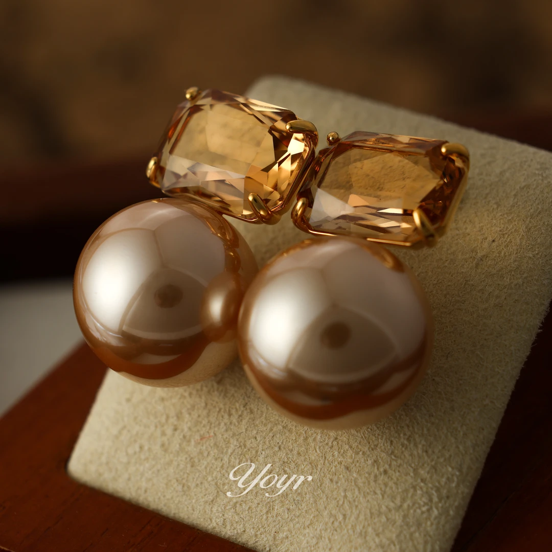 YOYR 黄铜耳饰 香槟方钻贝珠耳环喜庆新年风耳钉轻奢气质精品耳饰