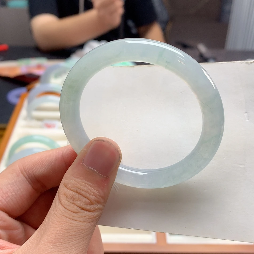 未镶嵌手镯翡翠糯冰