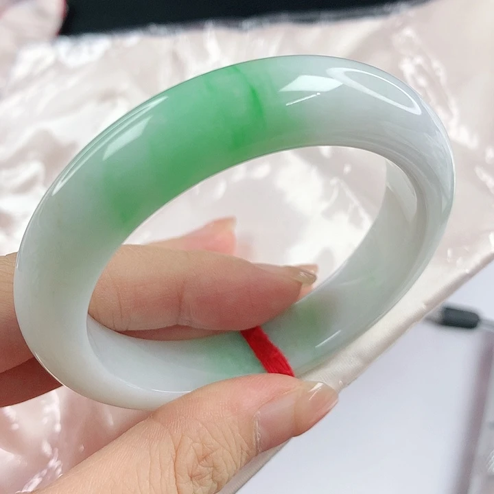 未镶嵌手镯翡翠，543