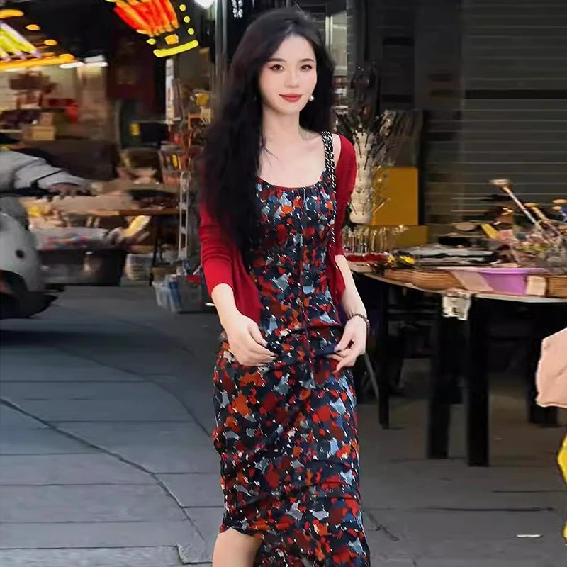 【两件套】韩系氛围感穿搭红色开衫碎花吊带裙独特漂亮两件套D0401