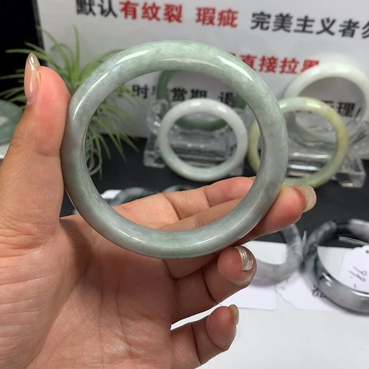 未镶嵌手镯翡翠62