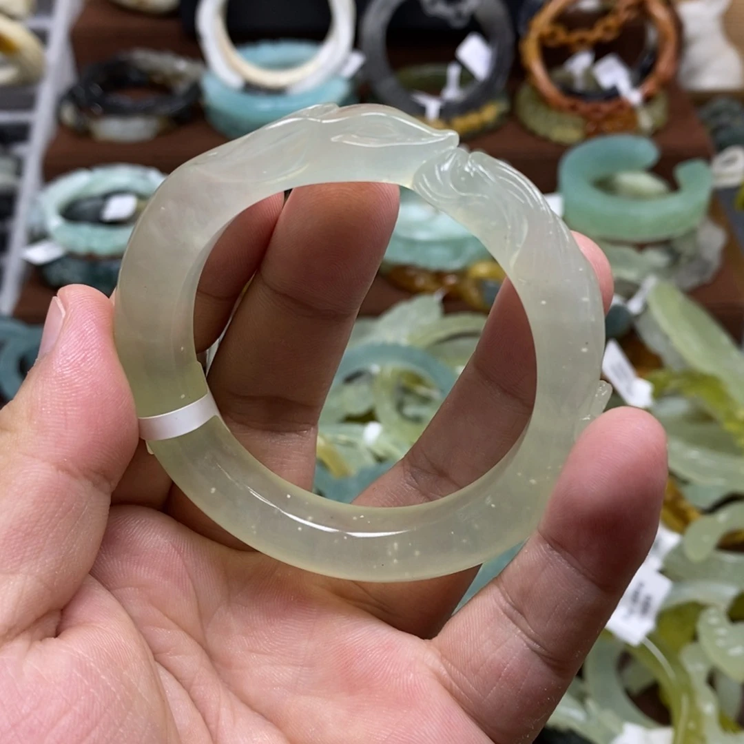 蛇纹石玉未镶嵌手镯