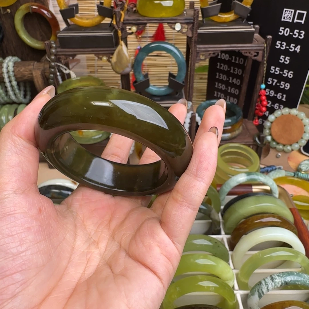 小****岫玉未镶嵌手镯默认微瑕无科技