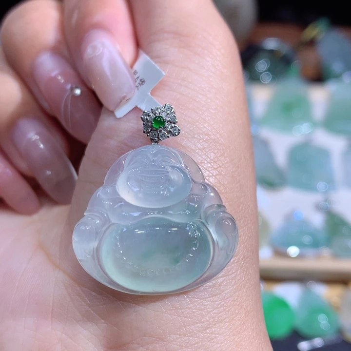 翡翠18K金镶嵌颈饰翡翠