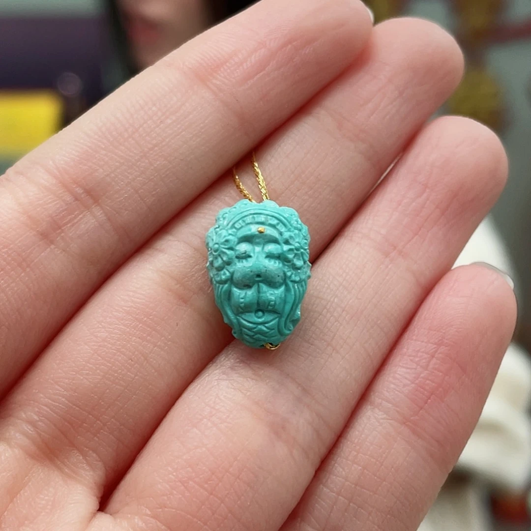 绿松石颈饰未镶嵌