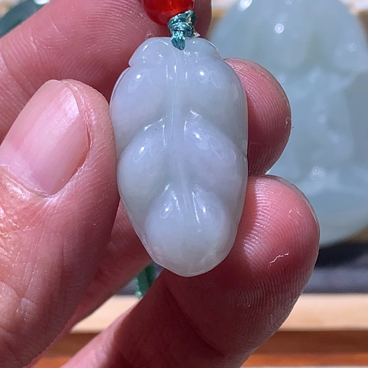 翡翠未镶嵌颈饰炸 叶子
