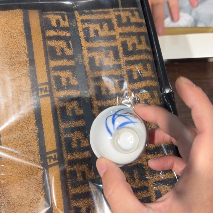 b***x75373573573732732