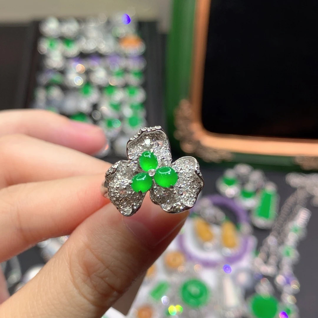 翡翠18K金镶嵌戒指翡翠