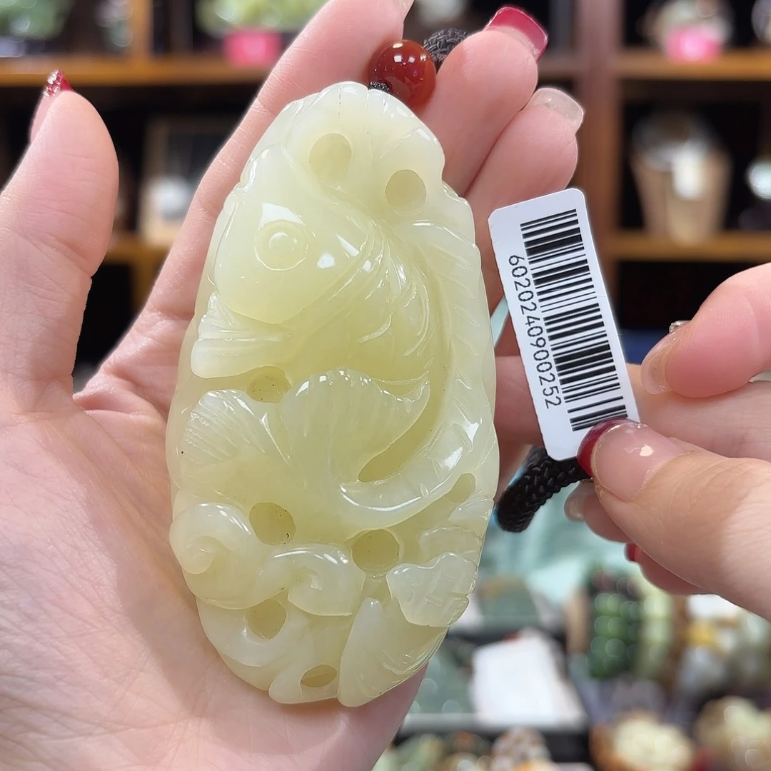 岫玉鱼手把件未镶嵌辉*