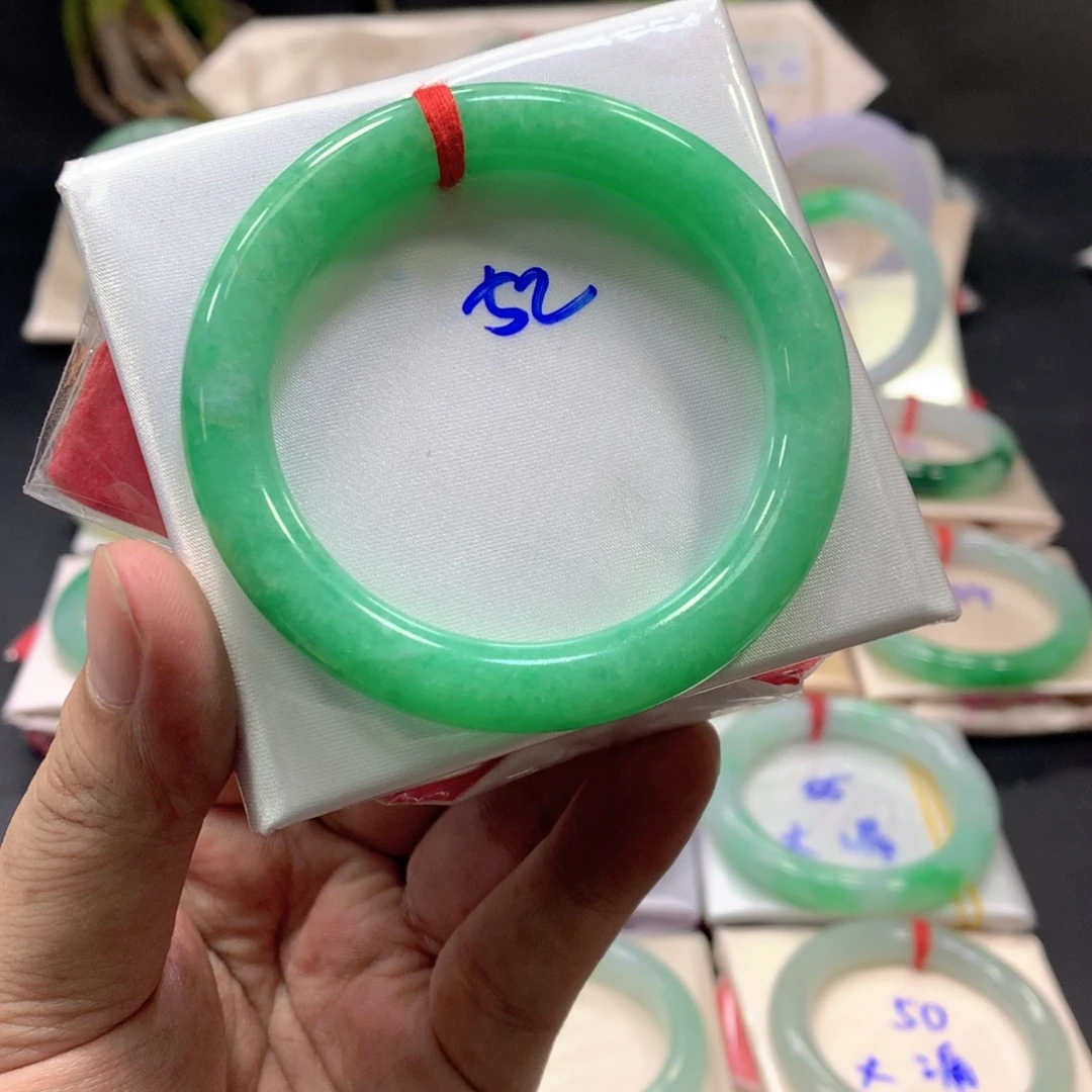 翡翠未镶嵌手镯翡翠