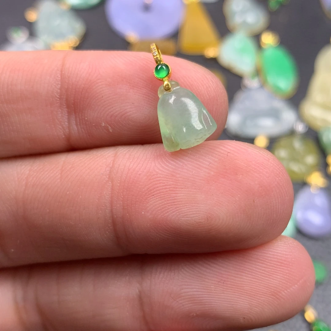 【闪购商品】颈饰18K金镶嵌翡翠翡翠