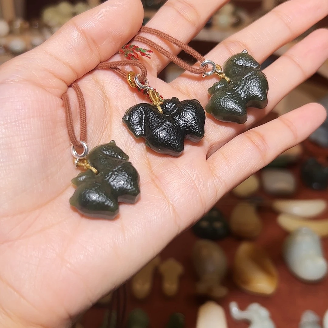 和田玉未镶嵌颈饰买断不退不换