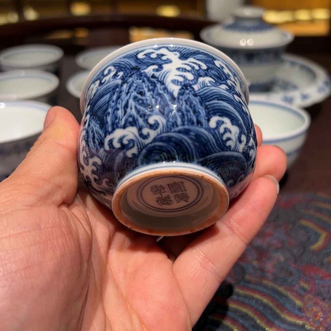 砂***面陶精品青花江崖海水炉式杯口径约7厘米