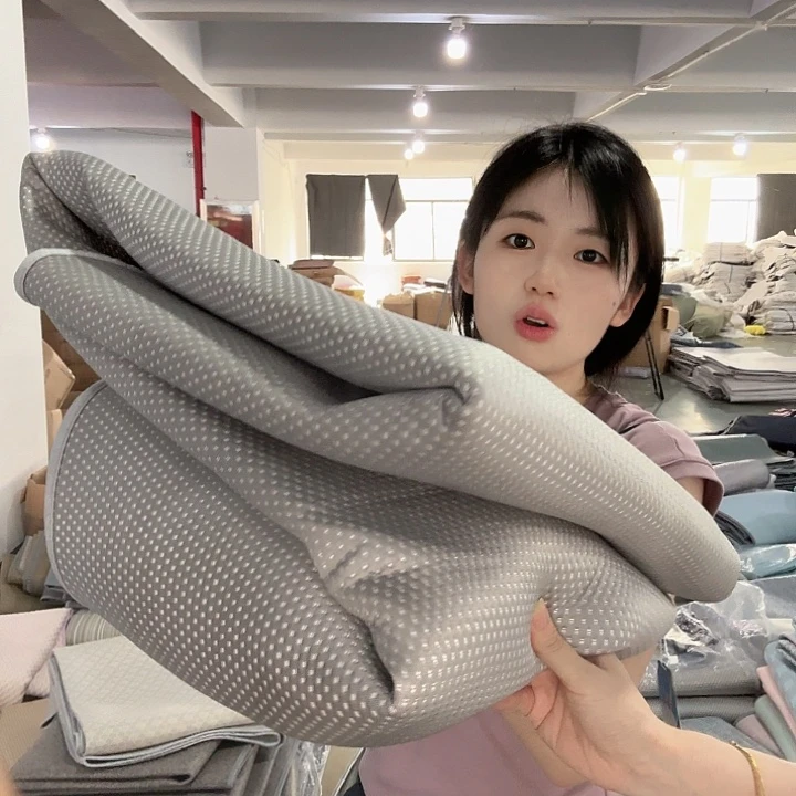 织物单肩包灰色点点软凉席180*200瑕疵