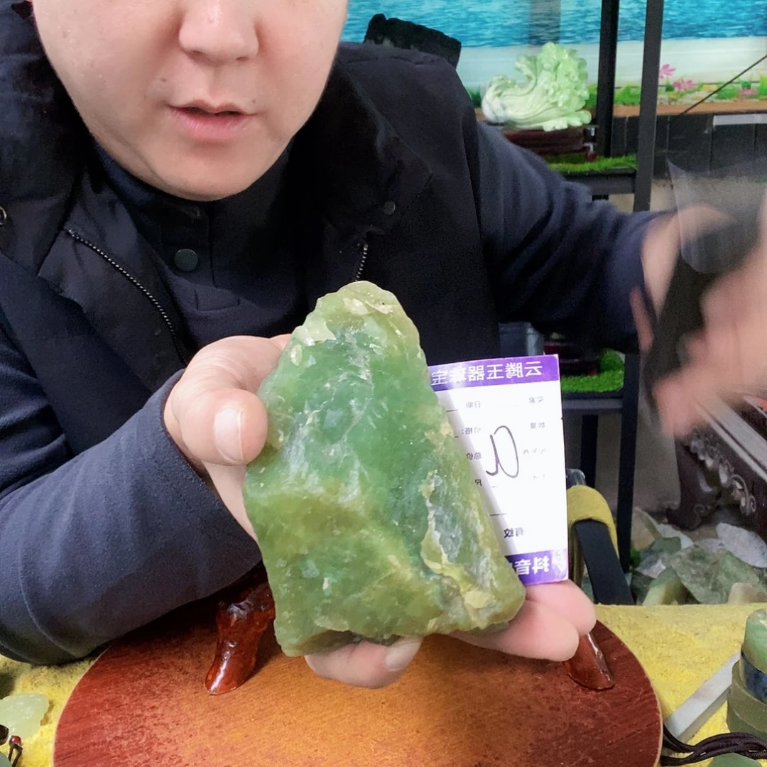 蛇纹石玉未镶嵌珠宝奇石