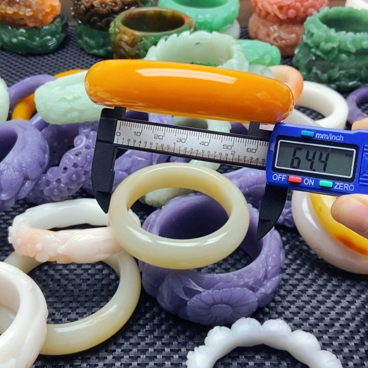 石英岩玉未镶嵌手镯