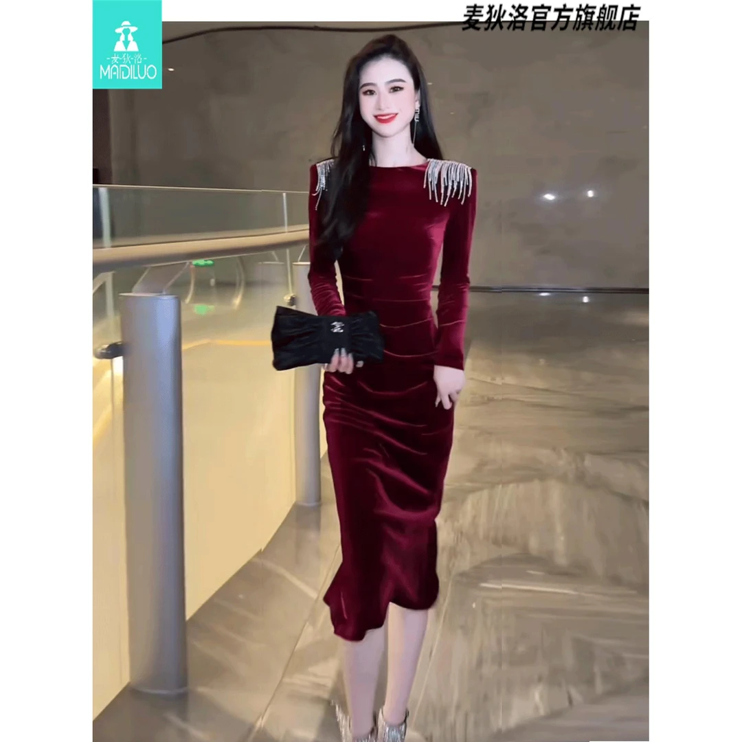 正式场合连衣裙2025新款女早秋高端精致金丝绒连衣裙高贵洋气裙子