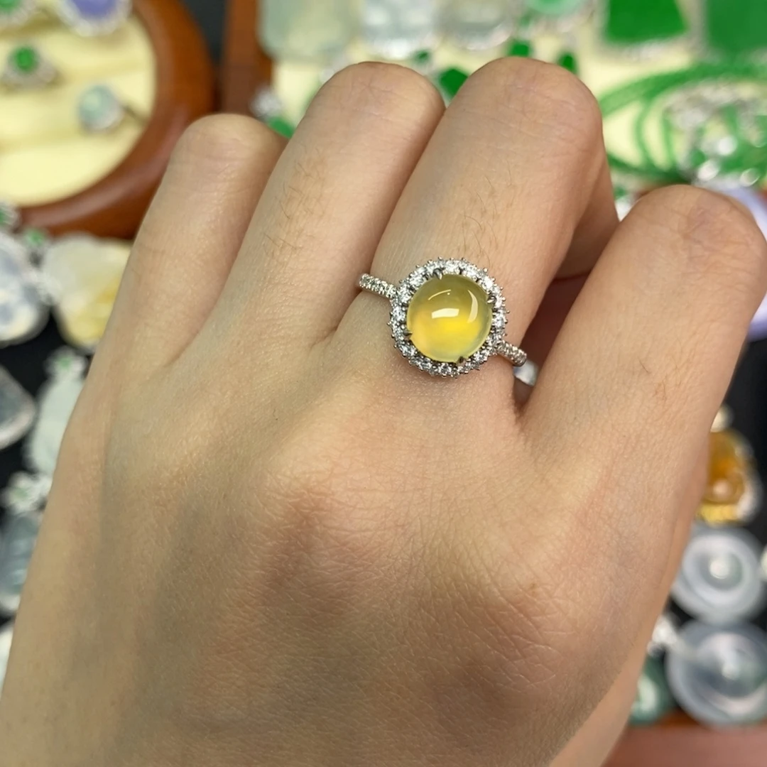 T***a翡翠18K金镶嵌颈饰A货翡翠