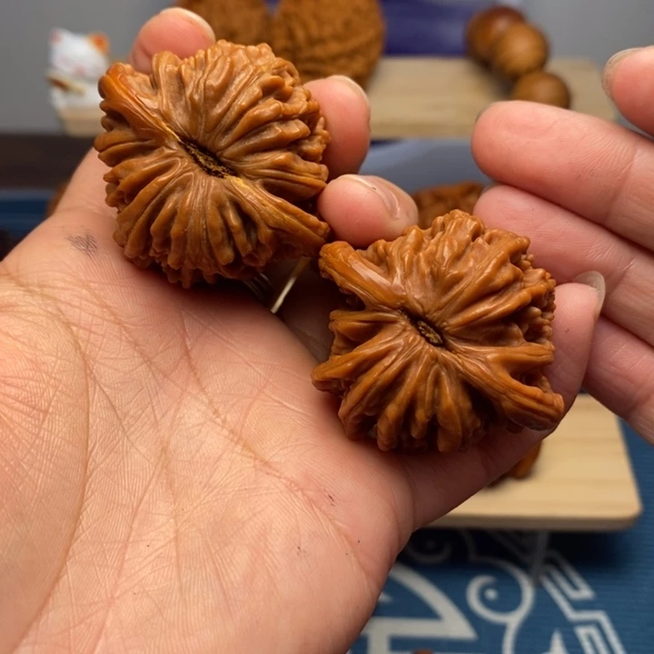 m***涛桃核把件四座楼狮子头