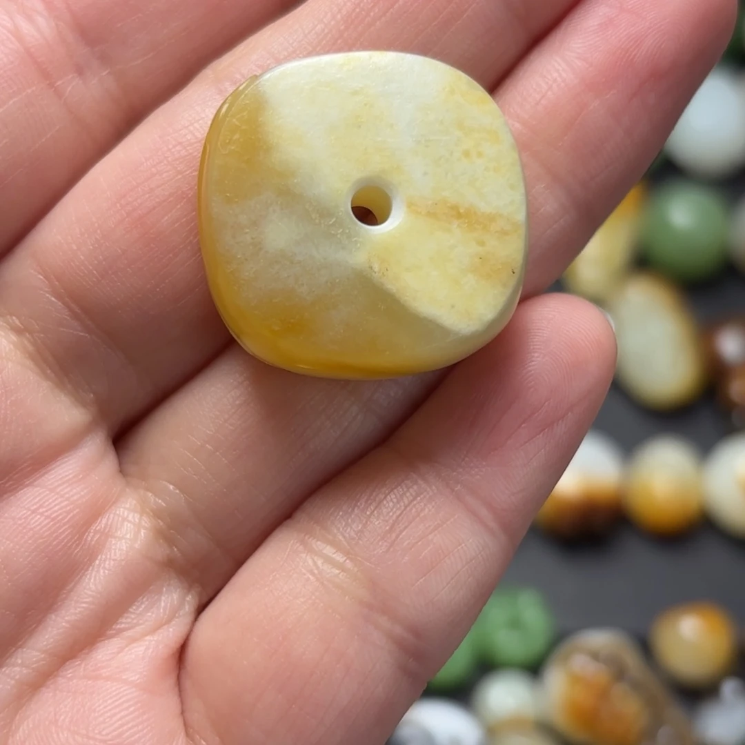 和田玉颈饰未镶嵌天**阔