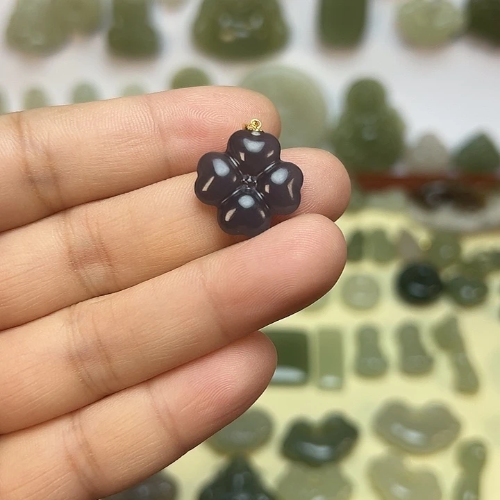 和田玉颈饰18K金镶嵌
