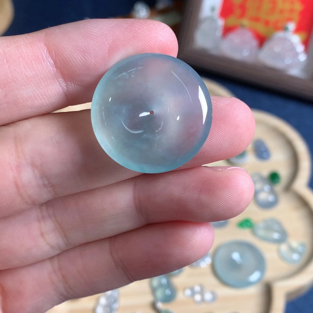 烟***火翡翠未镶嵌颈饰扣子