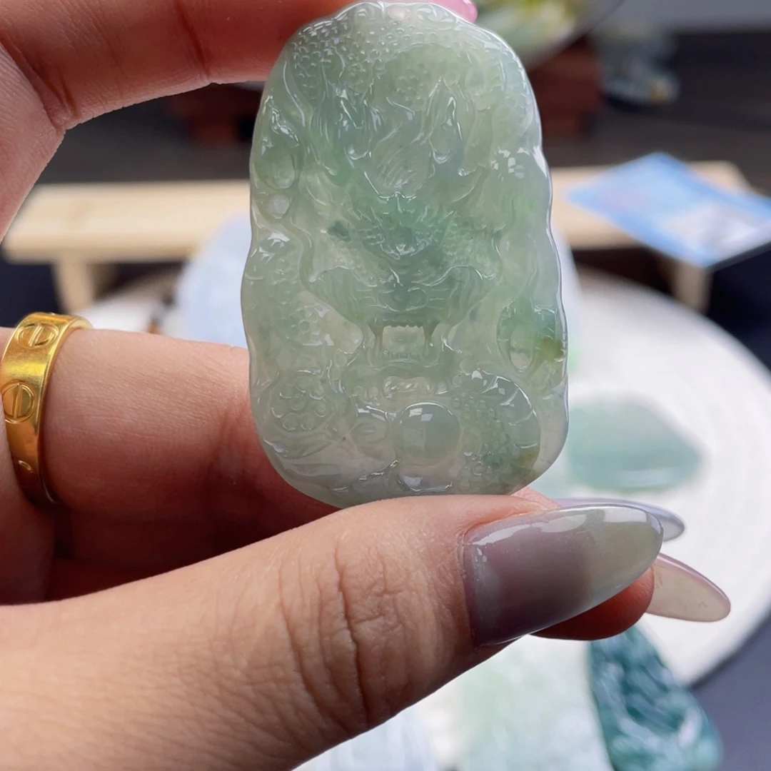 翡翠未镶嵌颈饰天然翡翠龙牌