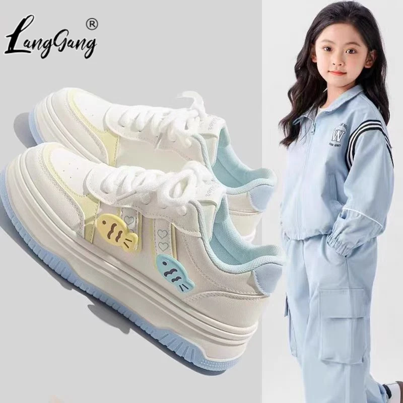 女童厚底板鞋2025年春季新款系带软底卡通休闲鞋儿童单鞋中大童潮