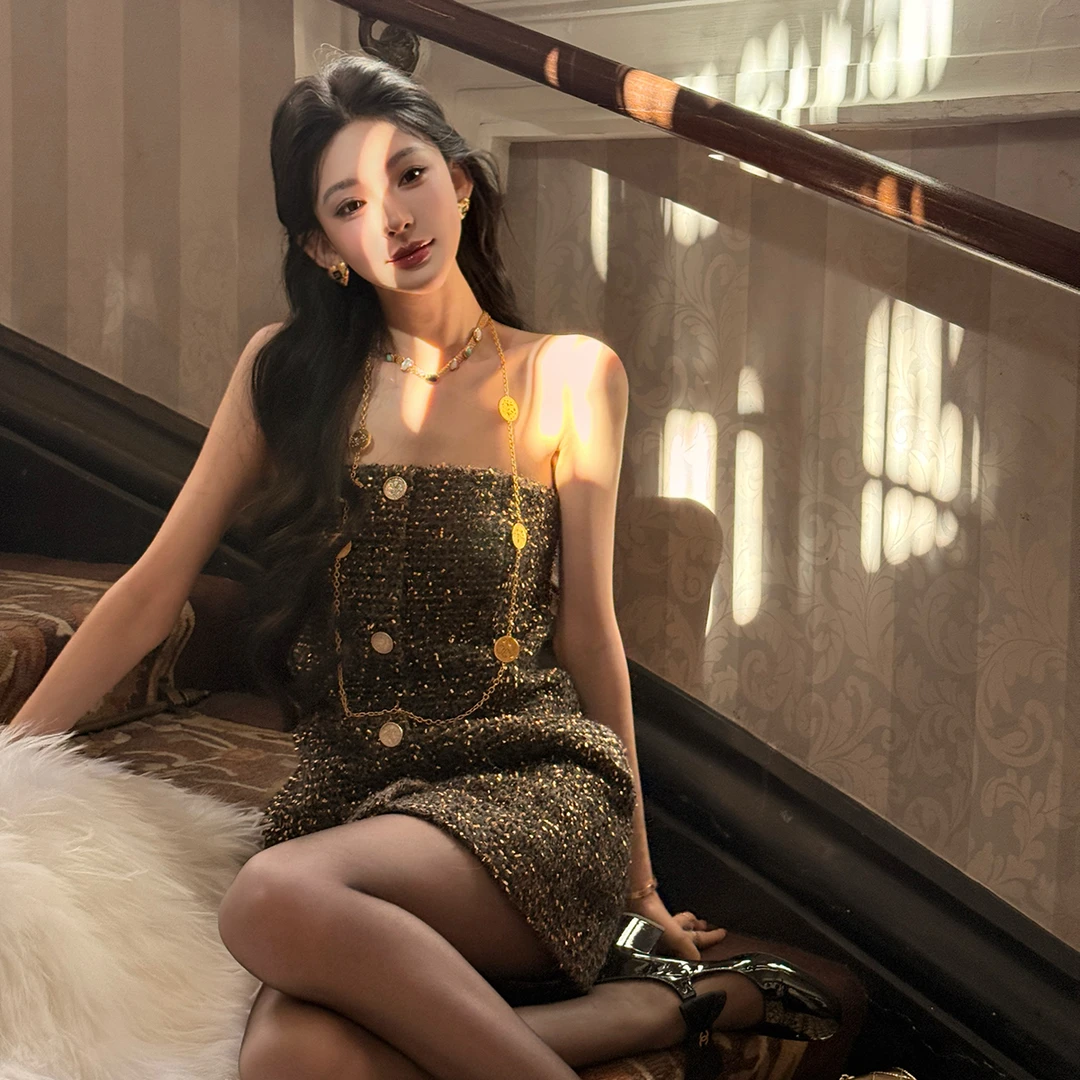 FBB limit冬季新款千金感抹胸裙女混纺金扣连衣裙D244256C