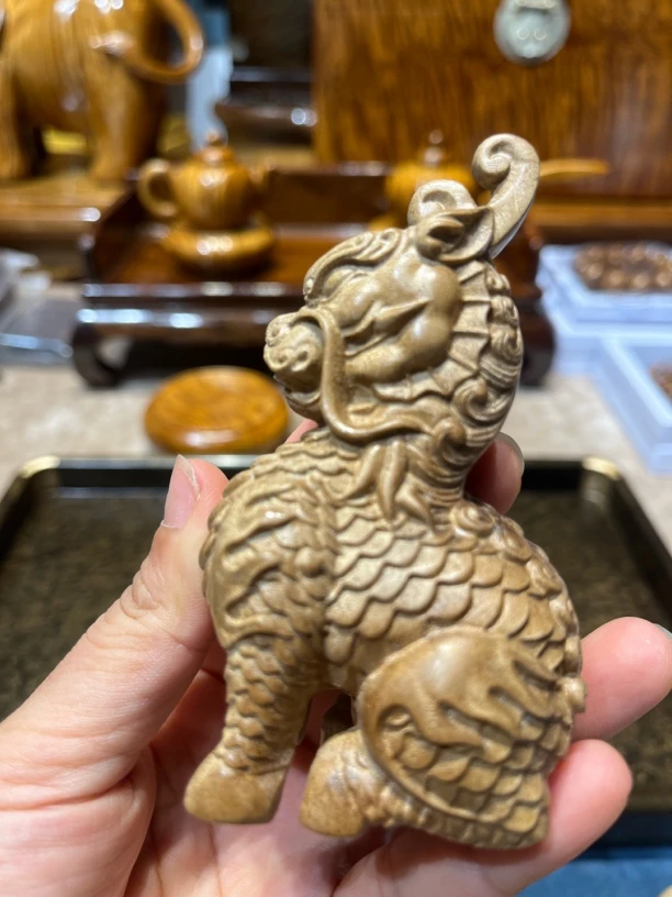 金丝楠木无漆无蜡麒麟