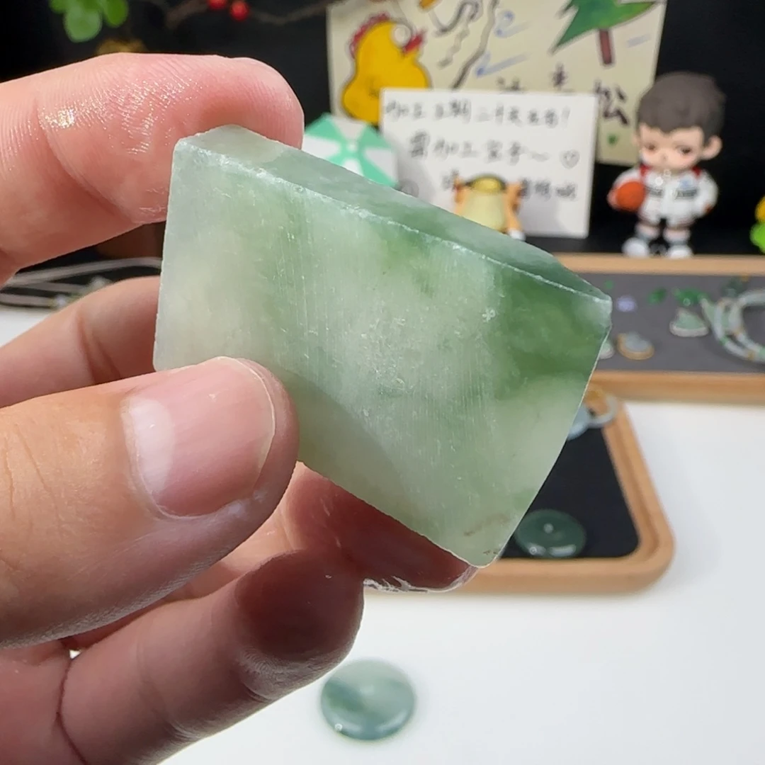 颈饰未镶嵌翡翠薄**夏