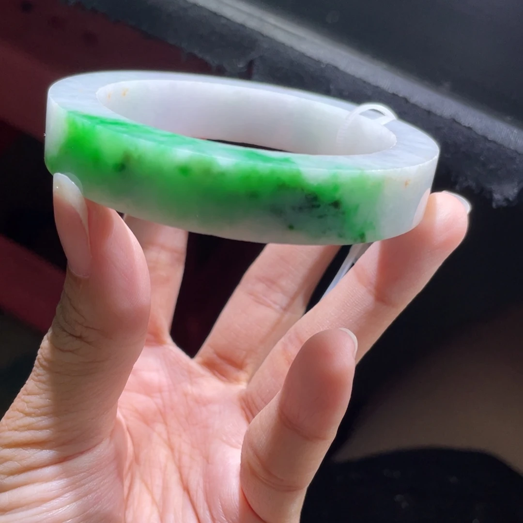 定制翡翠未镶嵌翡翠手镯