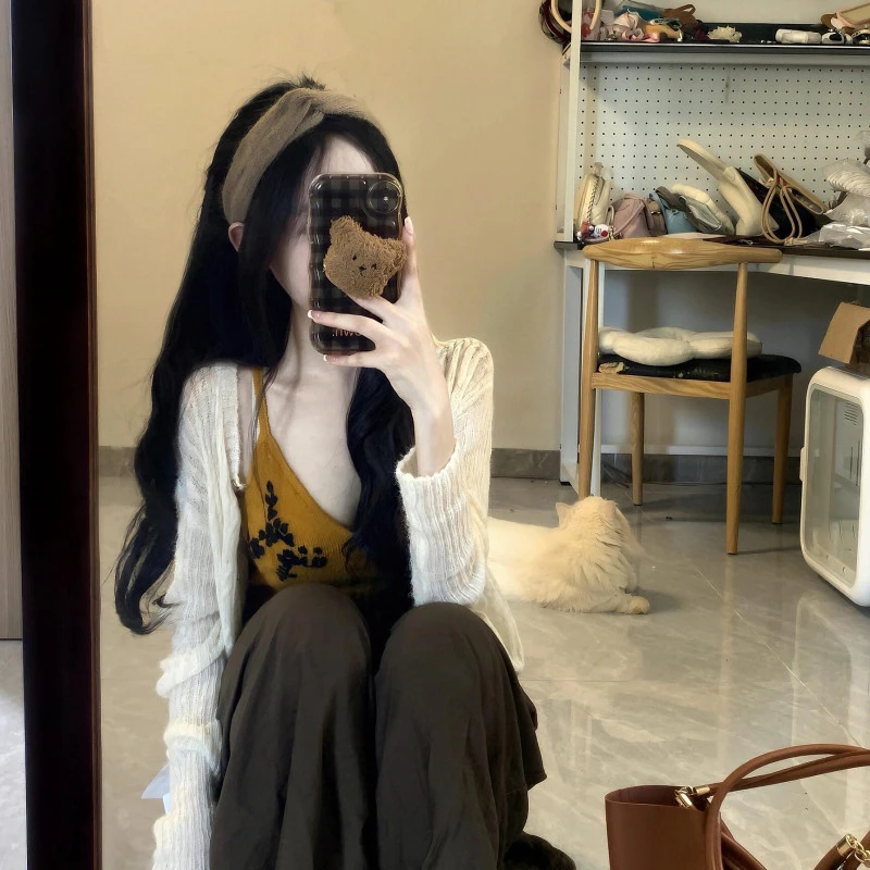 2025早秋新款韩系爆款刺绣吊带背心女镂空针织开衫休闲裤三件套潮