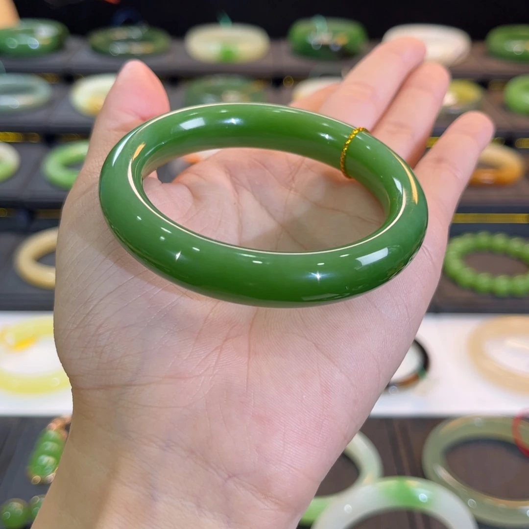 和田玉未镶嵌手镯艳阳