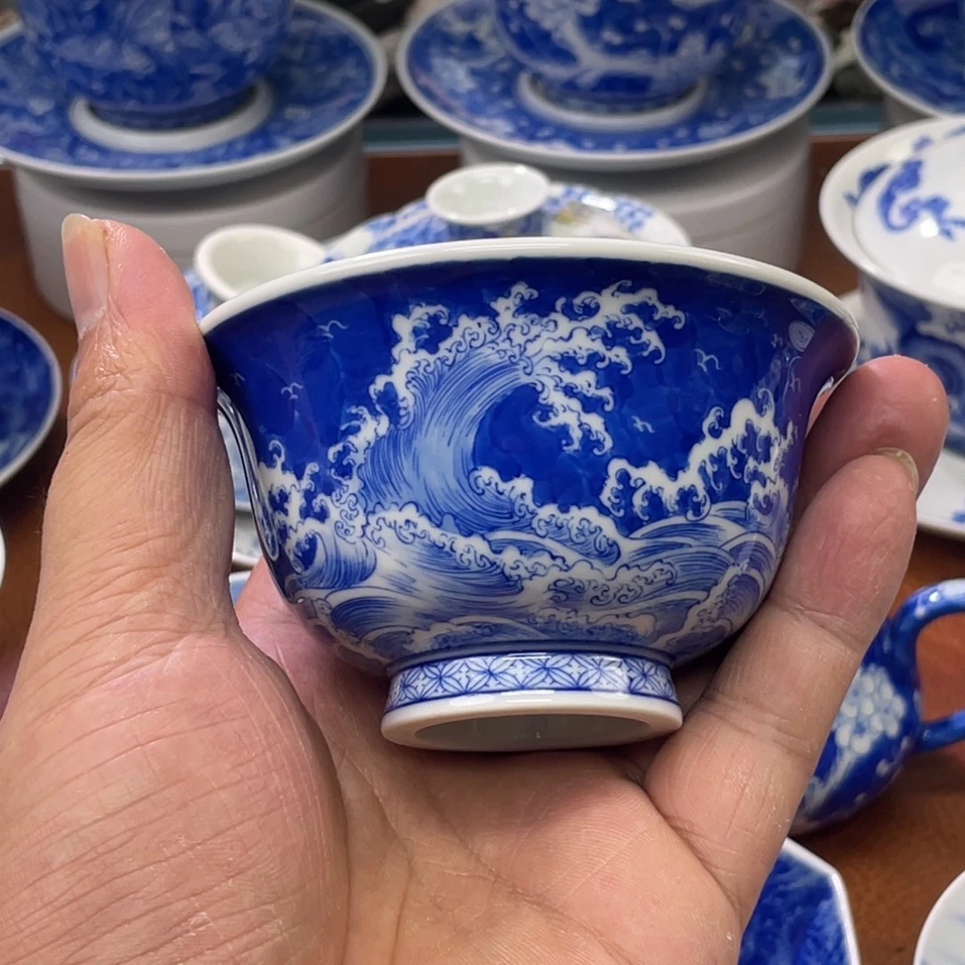 陶月楼  海浪纹压手杯