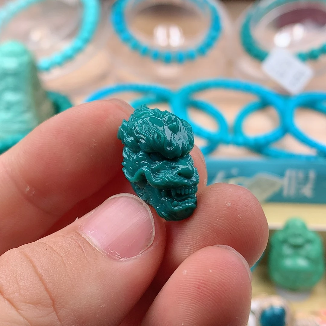 绿松石颈饰未镶嵌