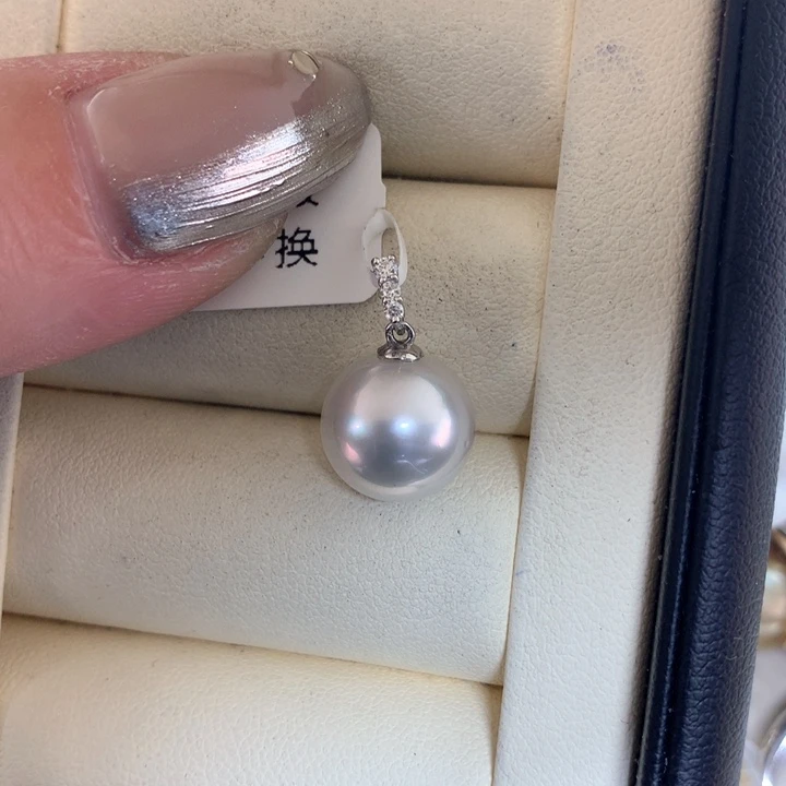 颈饰18K金镶嵌海水珍珠