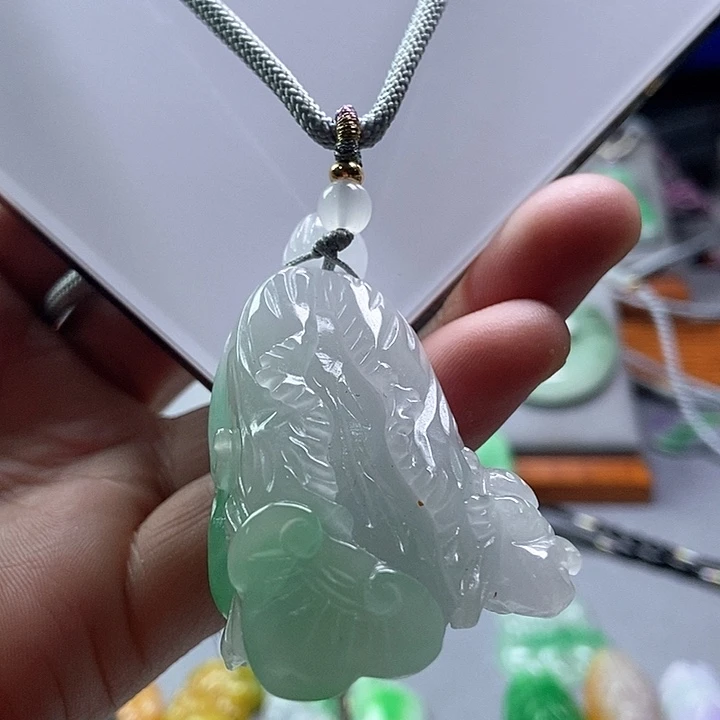 吊坠(赠链)未镶嵌翡翠