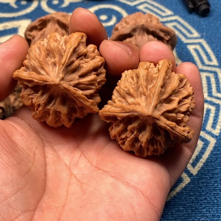 路***文玩核桃吊坠三棱