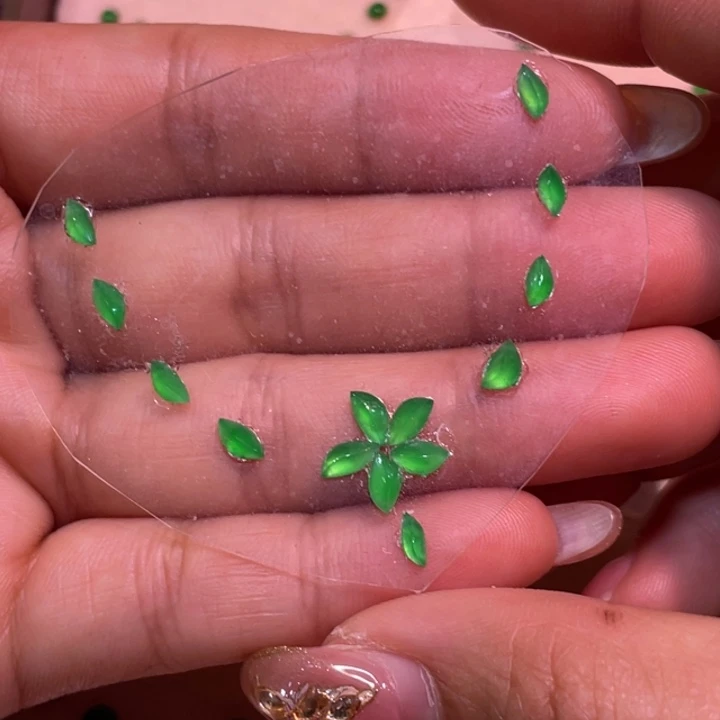 翡翠颈饰未镶嵌随行