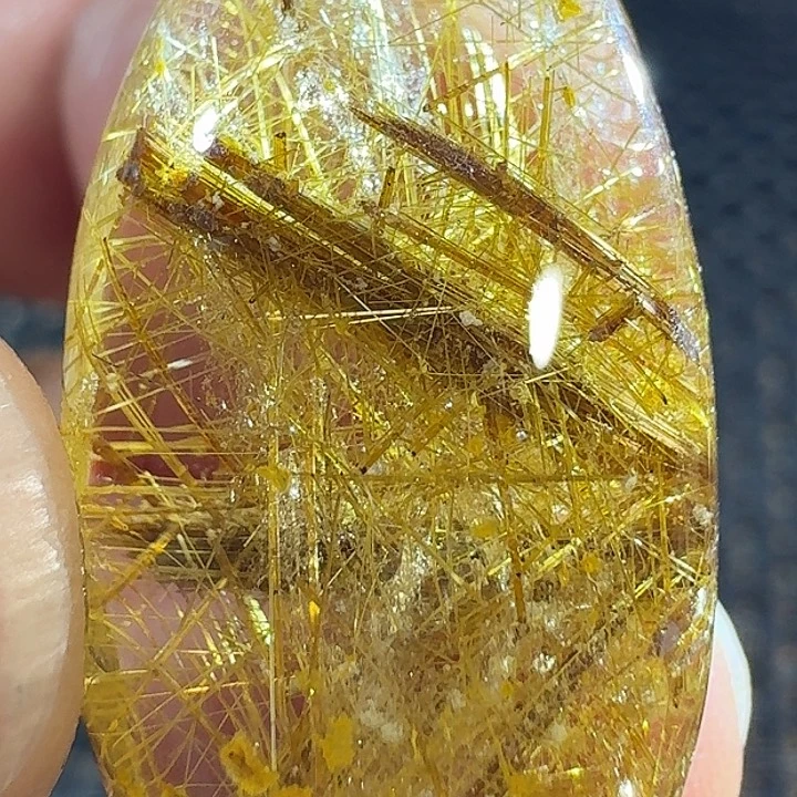 未镶嵌颈饰水晶可*