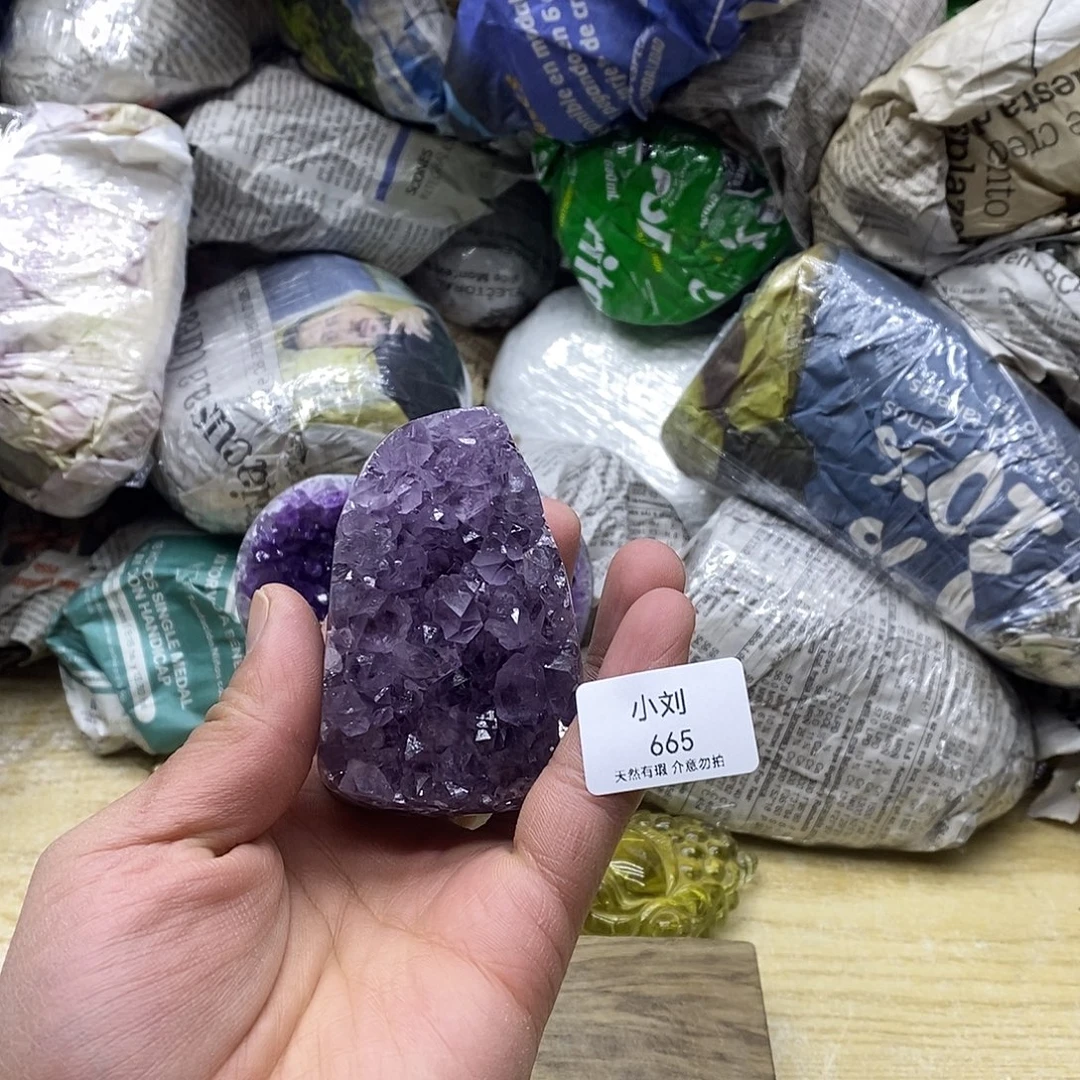 未镶嵌水晶大型摆件（非配饰）