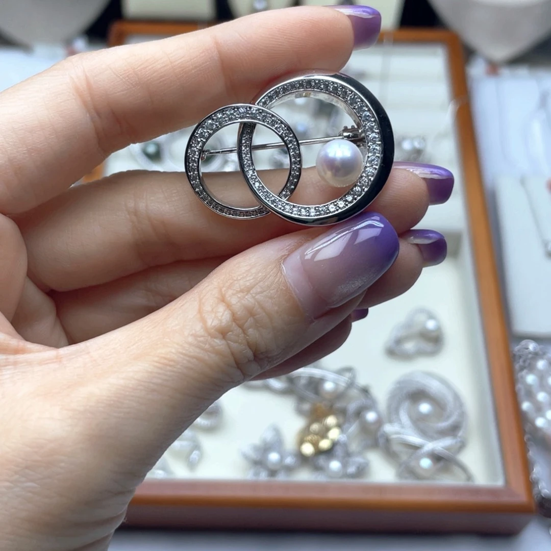 合金胸针淡水珍珠花**火
