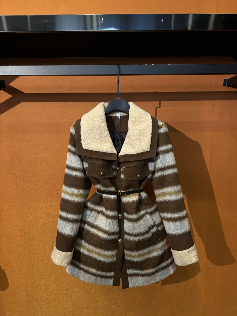 品牌DT-2024冬季新款时尚气质中长款外套R8875