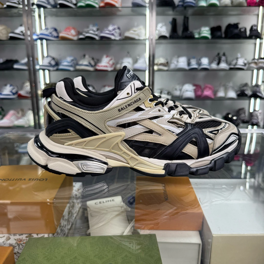 99新 Balenciaga/巴黎世家 TRACK2.0卡其老爹鞋 尺码/43 YH15137
