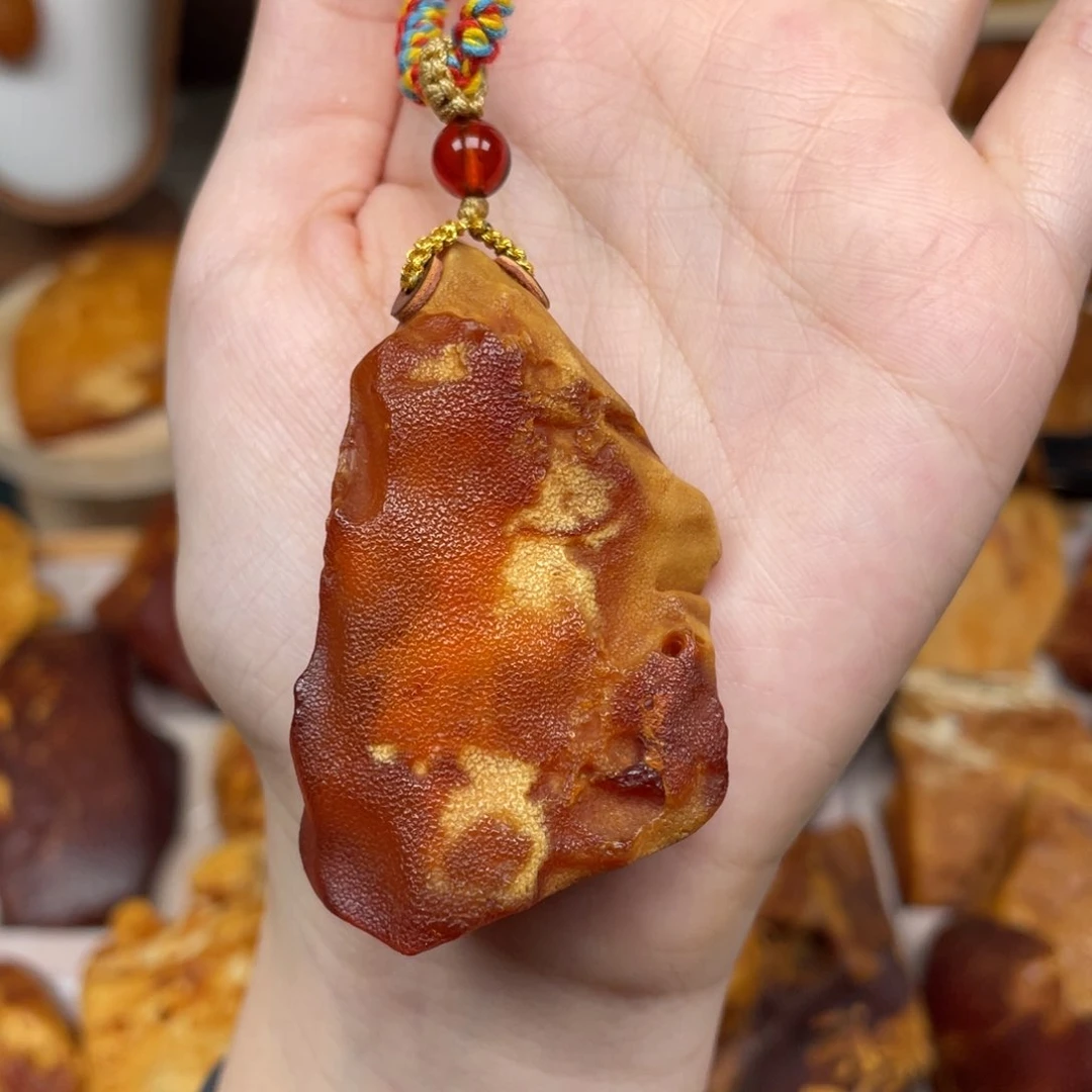 未镶嵌琥珀珠宝奇石